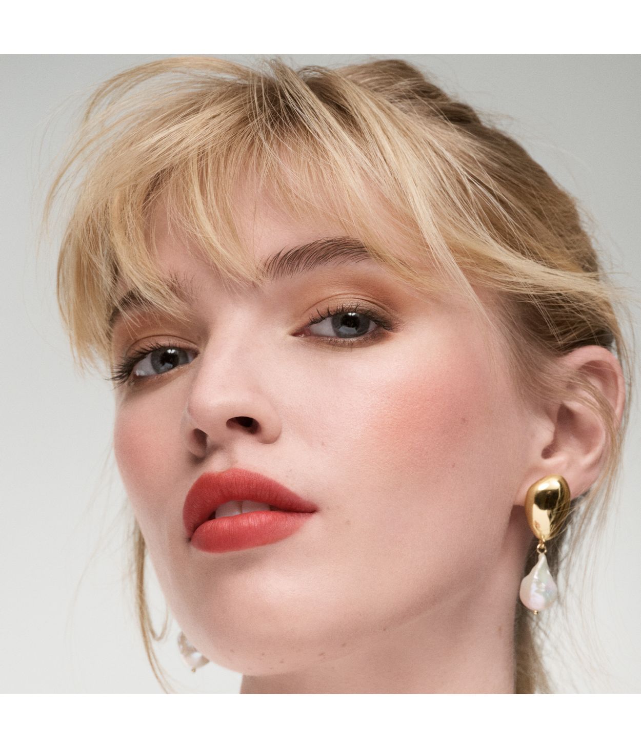 ESTÉE LAUDER The Sculpting Blush