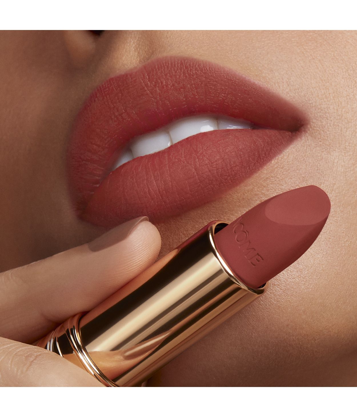 LANCOME L'Absolu Rouge Intimatte Lipstick