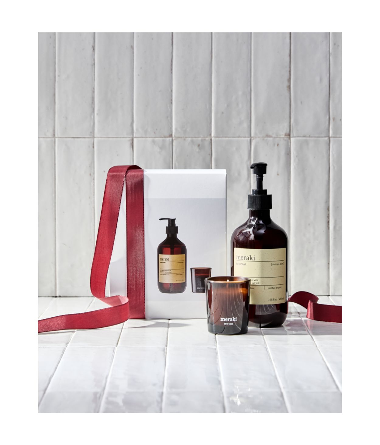 Meraki Handsápa og dark wood kerti